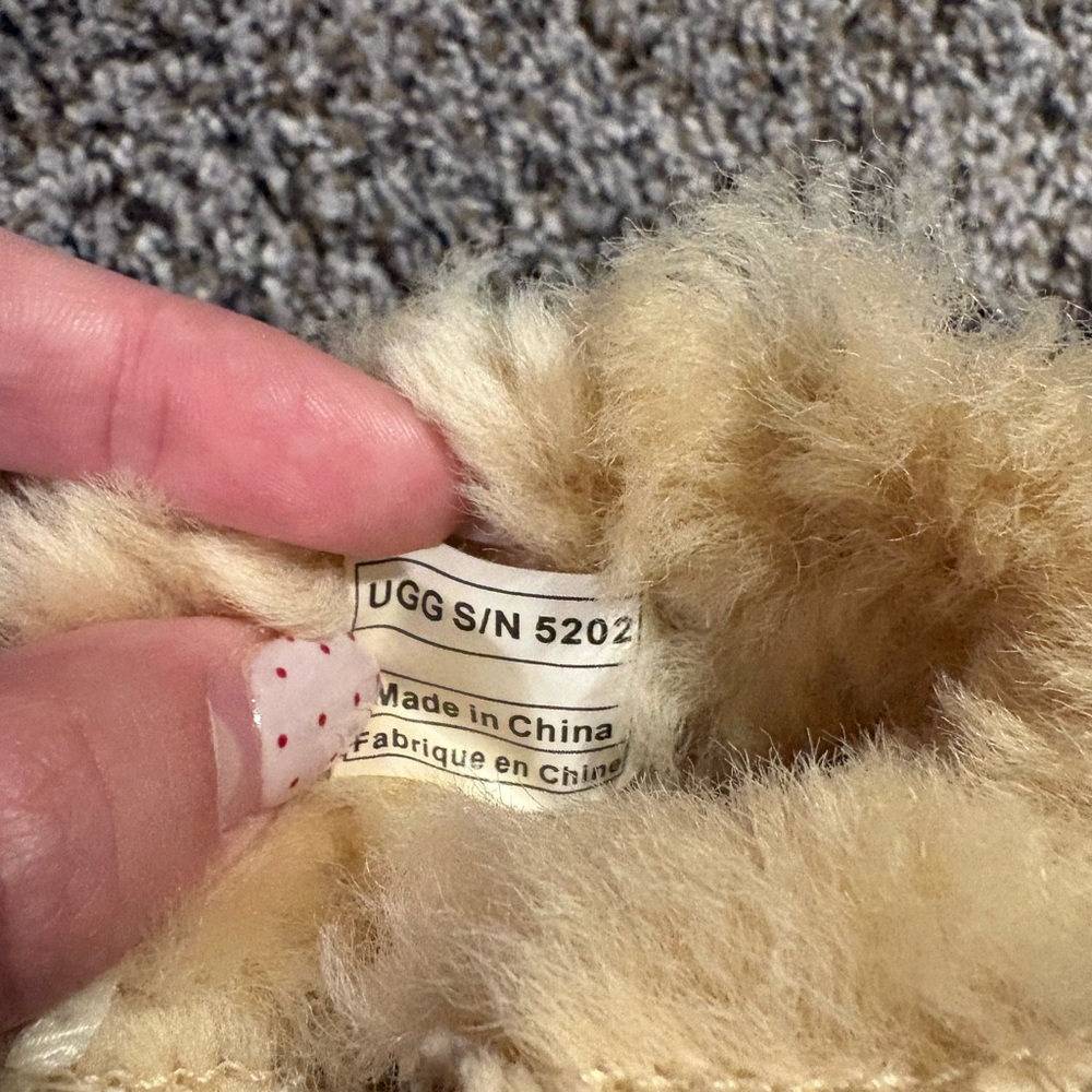 UGG Fluffy Cream Baby Booties - Picture 2 of 3